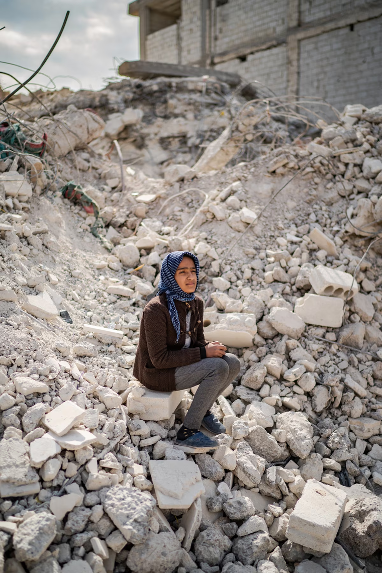 Những đứa trẻ mồ côi sau cơn đại địa chấn ảnh 1