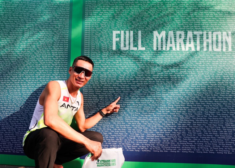 Runner nô nức đi nhận bib VPIM 2023 ảnh 8