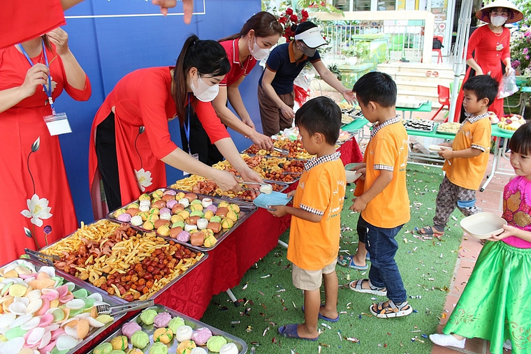Khánh thành bếp ăn yêu thương trưởng mầm non Hoà Bình ảnh 1