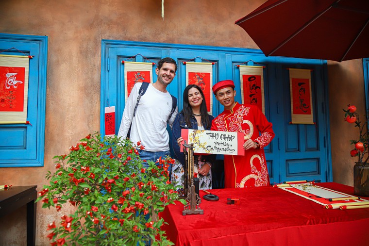 Đà Nẵng, Tây Ninh đón lượng khách đông đầu xuân Giáp Thìn ảnh 1