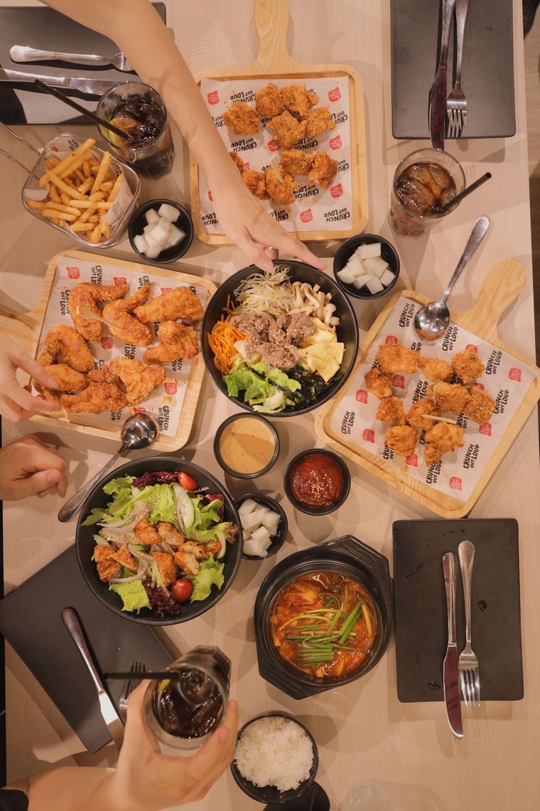 Gen Z đổ xô đến Grand World soi menu, “đu trend” ẩm thực ảnh 1