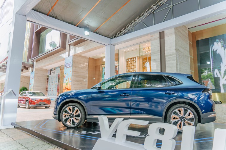 Hình ảnh thực tế VinFast VF 8 Lux phiên bản “hàng hiếm” Hỏa Long Độc Bản ảnh 10