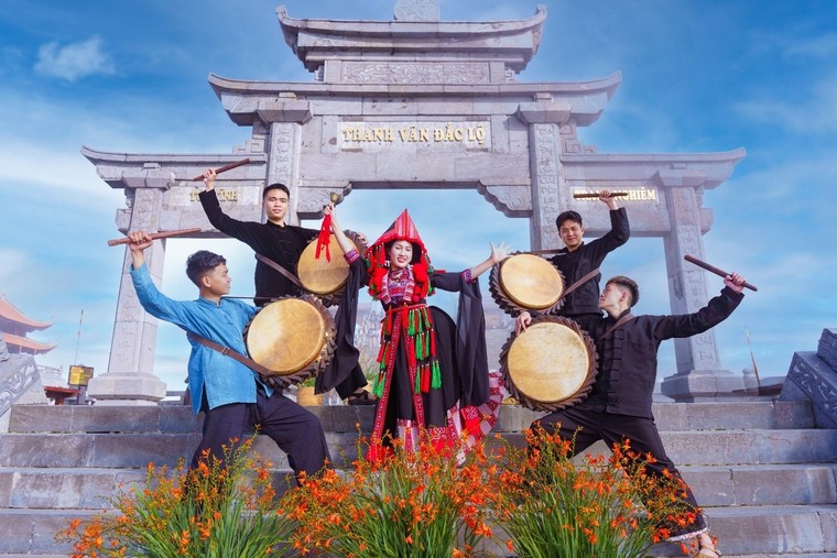 Báo quốc tế trầm trồ trước “bảng màu” đầy mê hoặc của Sa Pa ngày thu ảnh 6