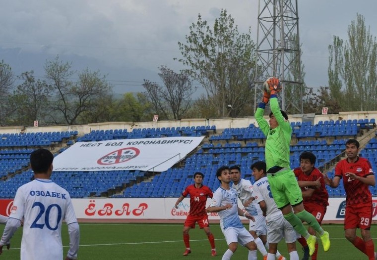 Quốc gia chưa bị Covid-19 xâm lấn, giải bóng đá VĐQG vẫn diễn ra ảnh 1