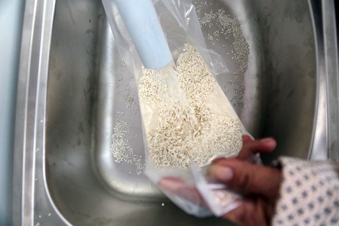 Sáng kiến 'ATM gạo' hoạt động 24/24 phát miễn phí cho người nghèo ở TPHCM ảnh 7