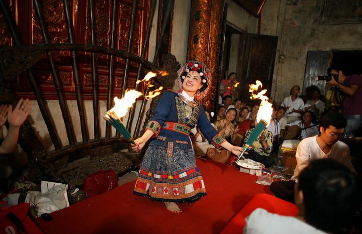 Lên đồng - Nghi lễ dân gian ảnh 4