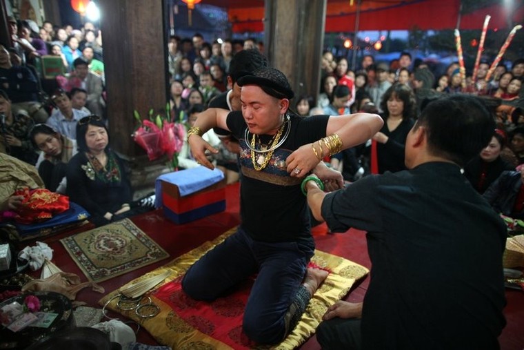 Lên đồng - Nghi lễ dân gian ảnh 22