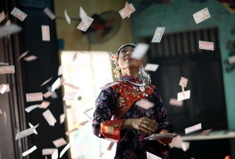 Bộ ảnh về nghi thức lên đồng (phần II) ảnh 2