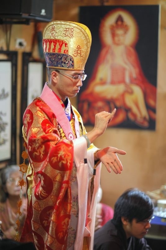 Bộ ảnh về nghi thức lên đồng (phần II) ảnh 7