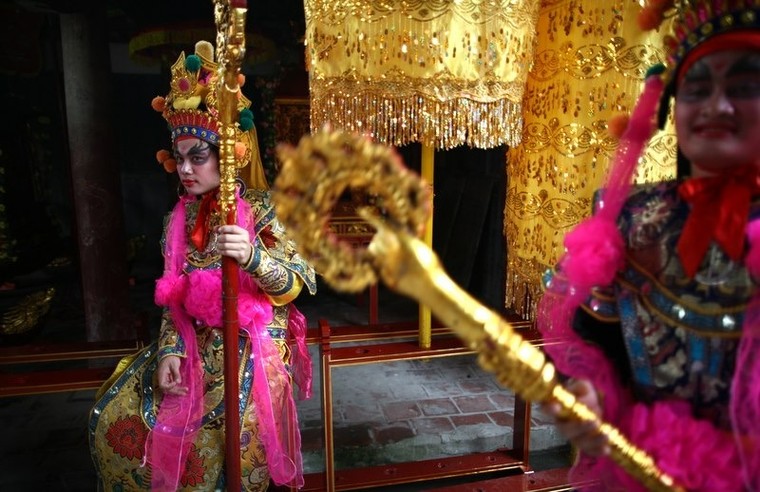 Bộ ảnh về nghi thức lên đồng (phần II) ảnh 8