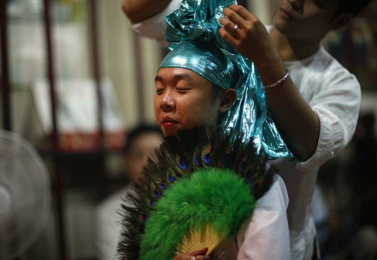 Bộ ảnh về nghi thức lên đồng (phần II) ảnh 14