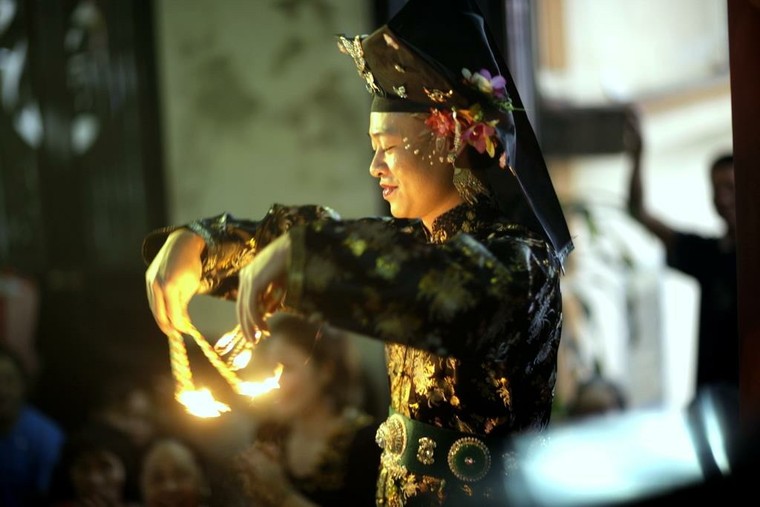 Bộ ảnh về nghi thức lên đồng (phần II) ảnh 20