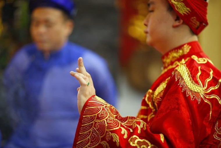 Bộ ảnh về nghi thức lên đồng (phần II) ảnh 32