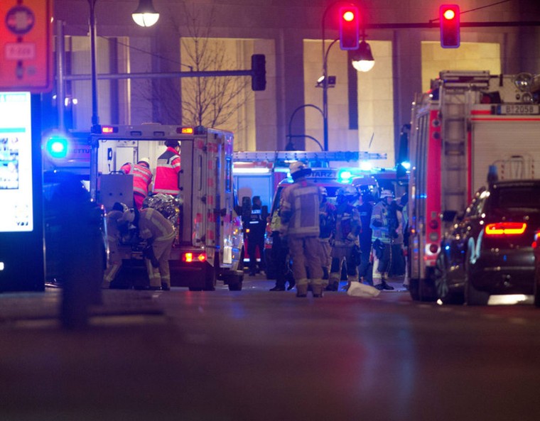 Khủng bố kinh hoàng tại Berlin – Đức ảnh 1