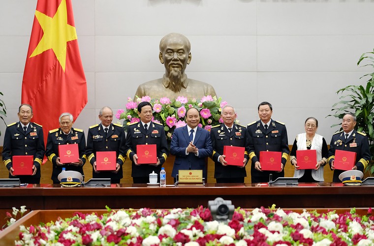 Thủ tướng gặp mặt đoàn đại biểu cựu chiến binh tàu Không số ảnh 1