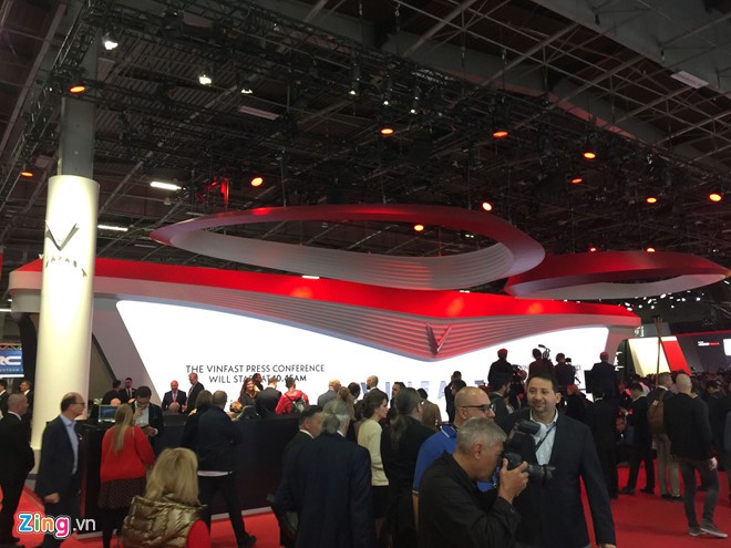 Hai mẫu ô tô Vinfast chính thức trình làng tại Paris Motor Show 2018 ảnh 7