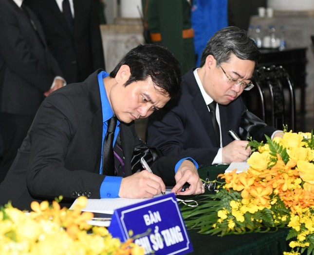 TRỰC TIẾP: Lễ truy điệu và an táng Tổng Bí thư Nguyễn Phú Trọng ảnh 57