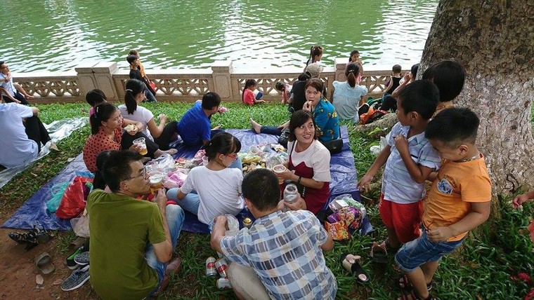 Nghỉ lễ 2/9: Công viên Thủ Lệ 'thất thủ' ảnh 2