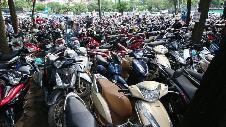 Nghỉ lễ 2/9: Công viên Thủ Lệ 'thất thủ' ảnh 1