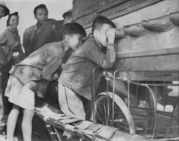 Loạt ảnh đẹp về Hà Nội những năm 1959 đầy khác lạ qua con mắt nhiếp ảnh gia nước ngoài ảnh 11