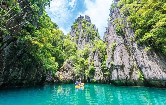 Hòn đảo đẹp "lịm tim" ngay gần Việt Nam ảnh 7