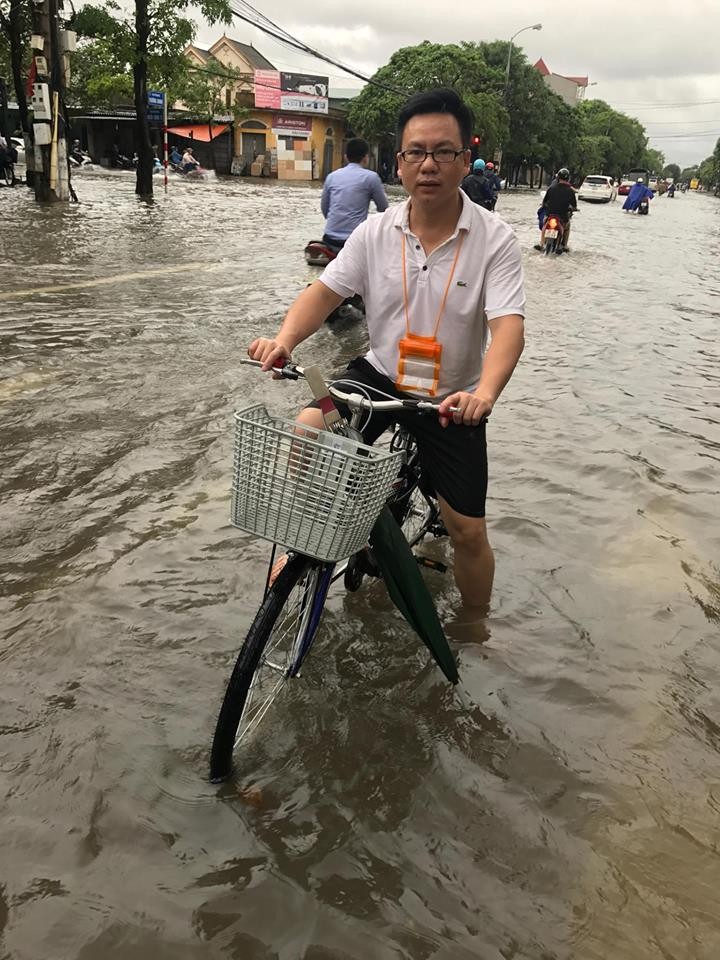 Mưa lớn trong đêm, TP. Vinh ngập sâu ảnh 2
