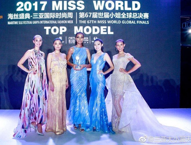 Hoa hậu Đỗ Mỹ Linh catwalk tự tin tại Miss World 2017 ảnh 4