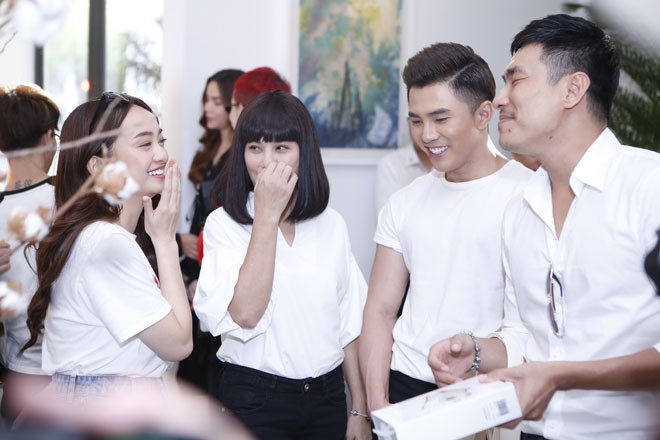 Kim Lý, Hồ Ngọc Hà thân mật ở sự kiện ảnh 6