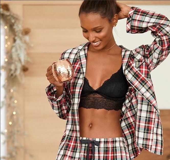 Đón Giáng sinh lung linh cùng các thiên thần nội y xinh đẹp ảnh 8