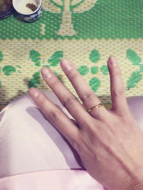 Sau giấy đăng ký, Phương Thanh khoe nhẫn cầu hôn? ảnh 2