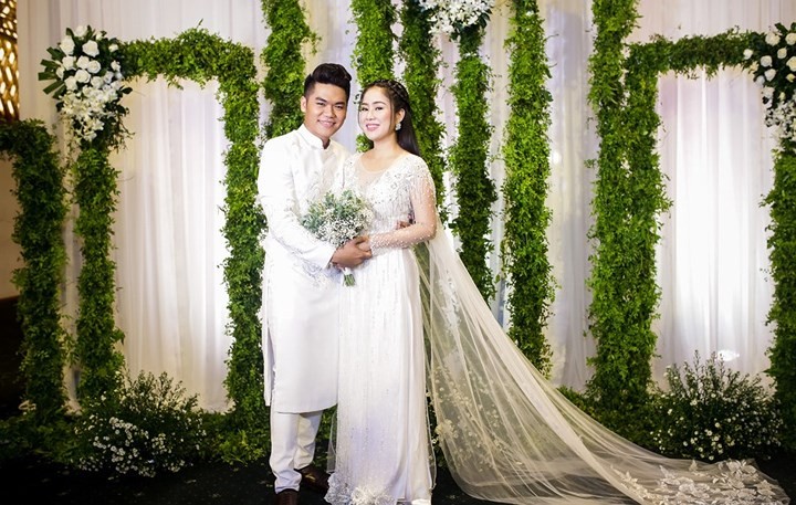 Những đám cưới đình đám trong năm 2017 của showbiz Việt ảnh 4