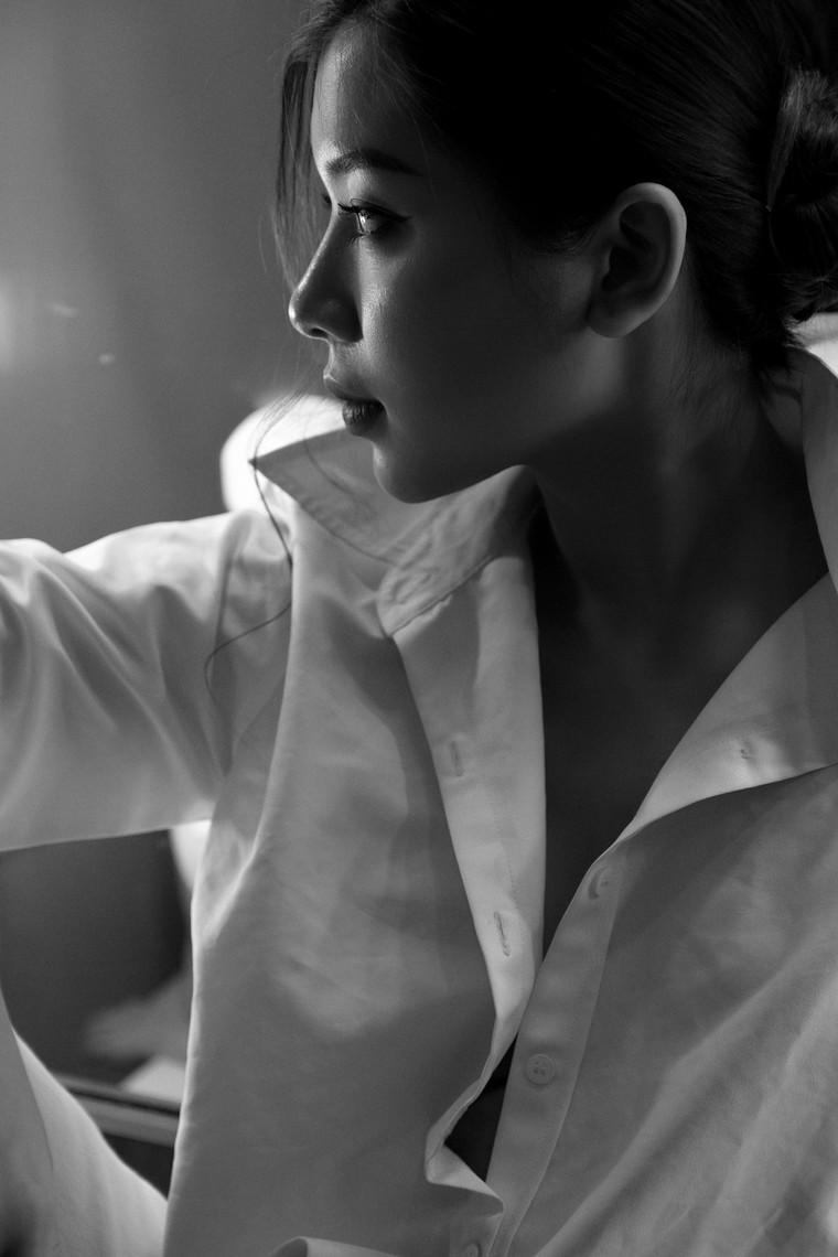 Á quân The Face 2017 'nửa kín nửa hở' khoe vòng một đầy gợi cảm ảnh 5