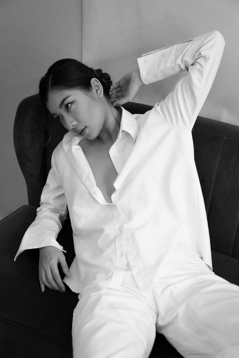 Á quân The Face 2017 'nửa kín nửa hở' khoe vòng một đầy gợi cảm ảnh 3