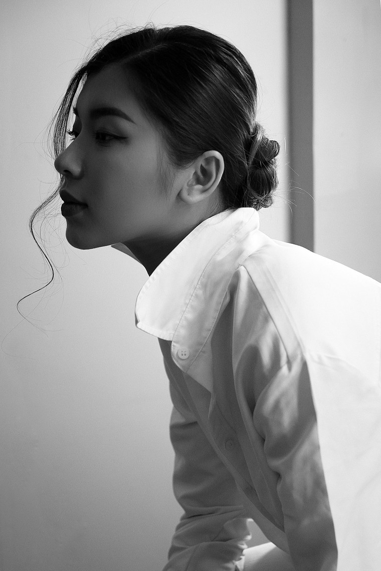 Á quân The Face 2017 'nửa kín nửa hở' khoe vòng một đầy gợi cảm ảnh 4