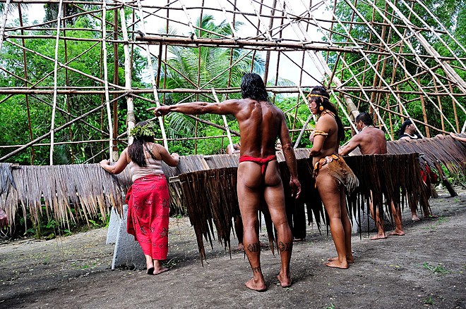 Đến nơi người dân vẫn sống như thời nguyên thủy vì... họ thích thế ảnh 8