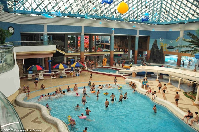 Ngỡ ngàng công viên nước hiện đại của Triều Tiên ảnh 3