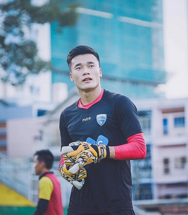  Thủ môn Bùi Tiến Dũng lên tiếng... đòi quyền riêng tư ảnh 1
