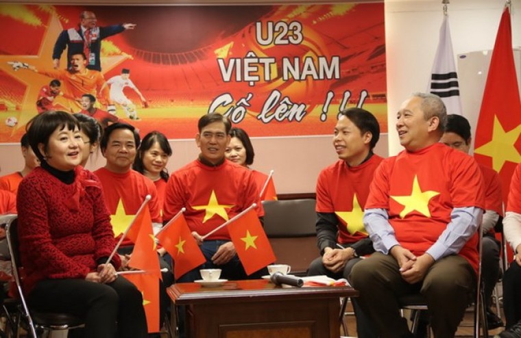 Vợ HLV Park Hang-seo: 'Ông xã và các chàng trai hãy cố lên!' ảnh 1