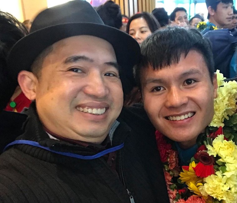 Từ nay Bùi Tiến Dũng U23 có ê kíp truyền thông hùng hậu đứng sau? ảnh 1