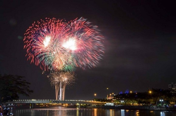 Điểm bắn pháo hoa giao thừa không thể bỏ qua ảnh 2
