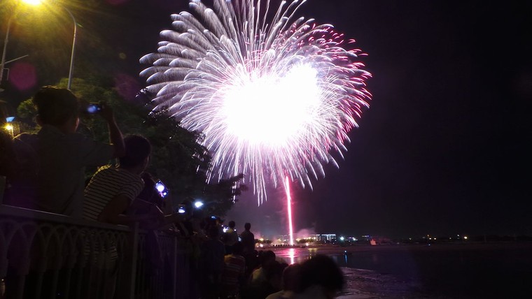 Điểm bắn pháo hoa giao thừa không thể bỏ qua ảnh 3