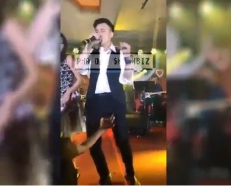 Dương Triệu Vũ bị quấy rối tình dục ngay trên sân khấu ảnh 1