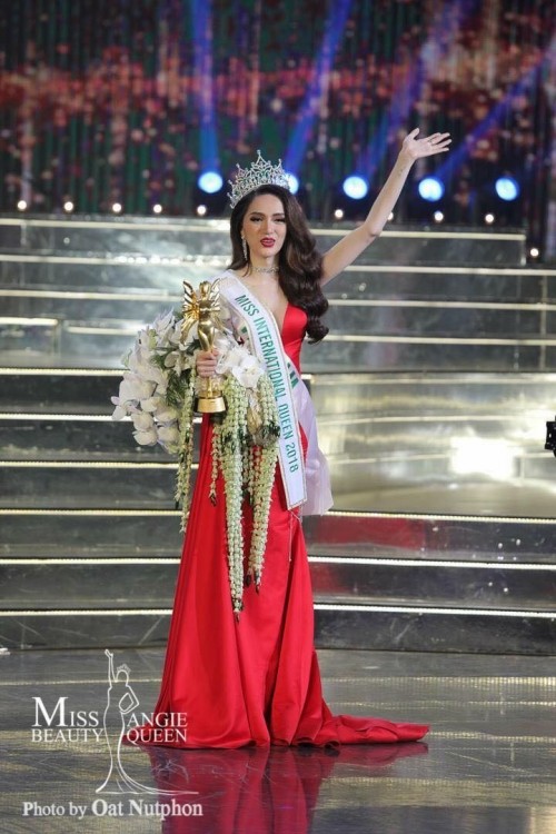 Hương Giang: 'Mọi chuyện vẫn như giấc mơ’ ảnh 2