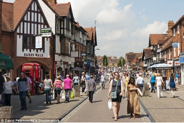 Điều đặc biệt của ‘thị trấn ngoại tình’ nổi tiếng ở Anh ảnh 1