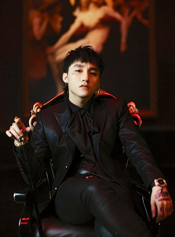 'Bóc giá' đồ hiệu Sơn Tùng M-TP diện trong MV 'Chạy ngay đi' ảnh 4