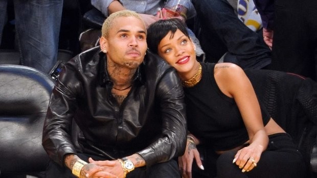 9 năm sau vụ hành hung Rihanna, Chris Brown tiếp tục bị bắt vì… đánh người! ảnh 2