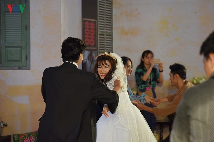 ‘Xuyên không’ trải nghiệm đám cưới thời bao cấp giữa lòng Hà Nội ảnh 4