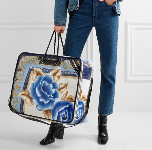 Choáng với giày hiệu 13 triệu đồng trông như hộp đựng đồ ăn nhanh ảnh 2