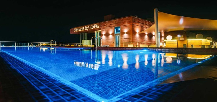 Cristiano Ronaldo mở khách sạn CR7 thứ 6 tại Paris ảnh 1