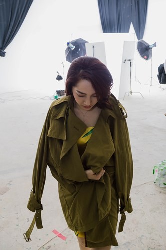 Bảo Anh ngất xỉu vì chụp ảnh quảng cáo liên tục trong 18 tiếng ảnh 1